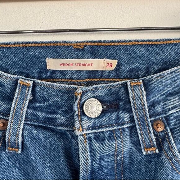 Levi’s Wedgie Fit Straight Leg Jeans Classic Blue Denim Button Fly Women Sz 28 - Picture 5 of 12